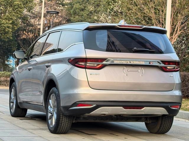 Geely Jiaji 1.8TD DCT Luxury Edition