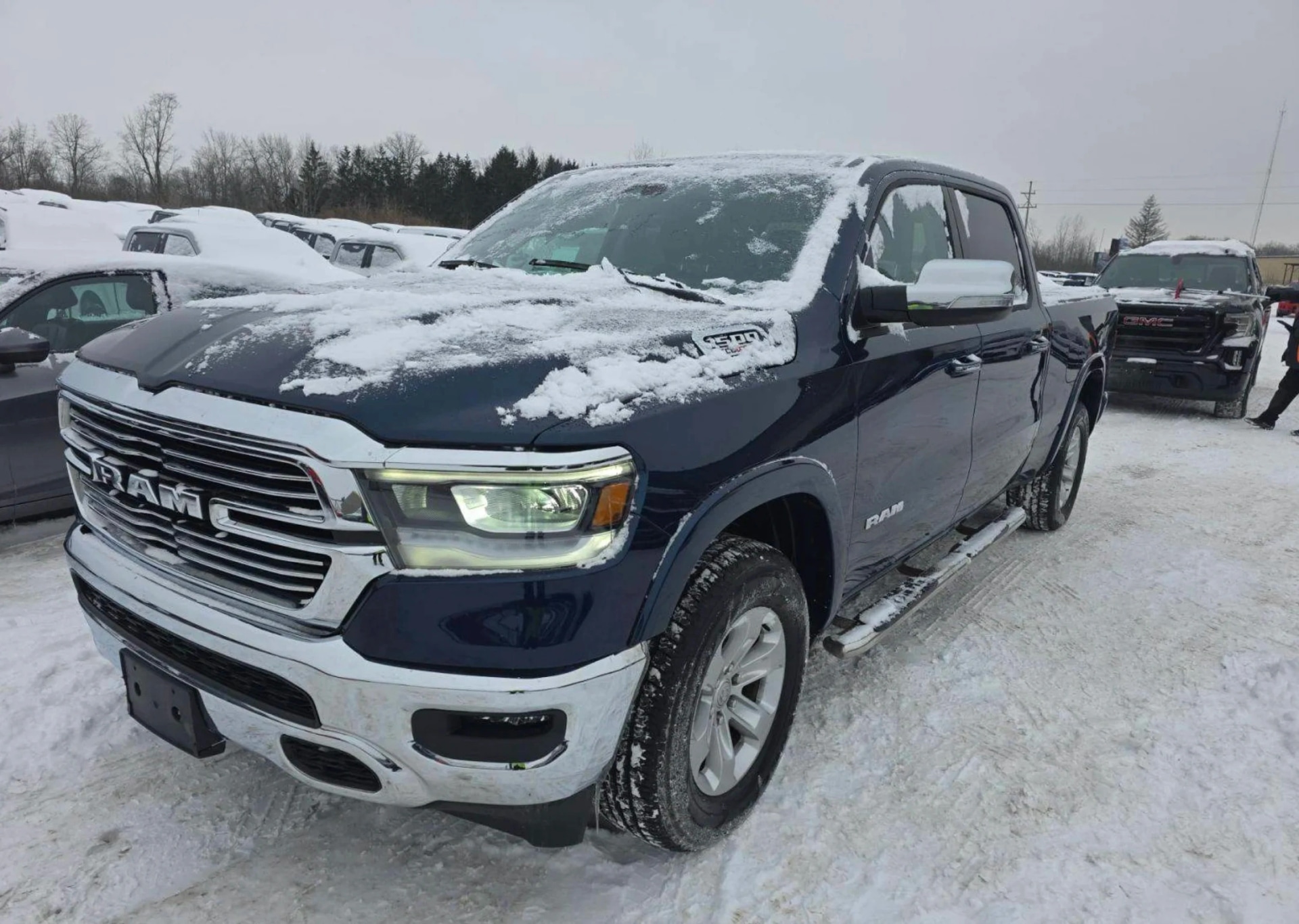 Ram 1500 Laramie Crew Cab Medium Bed