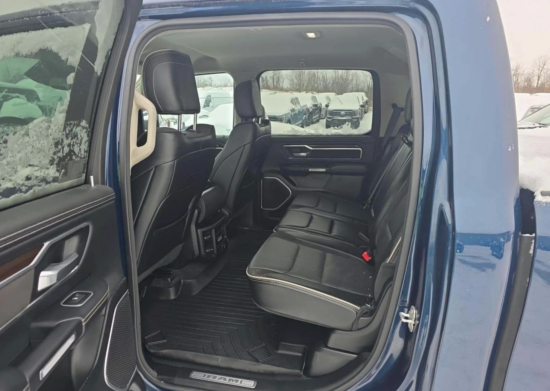 Ram 1500 Laramie Crew Cab Medium Bed