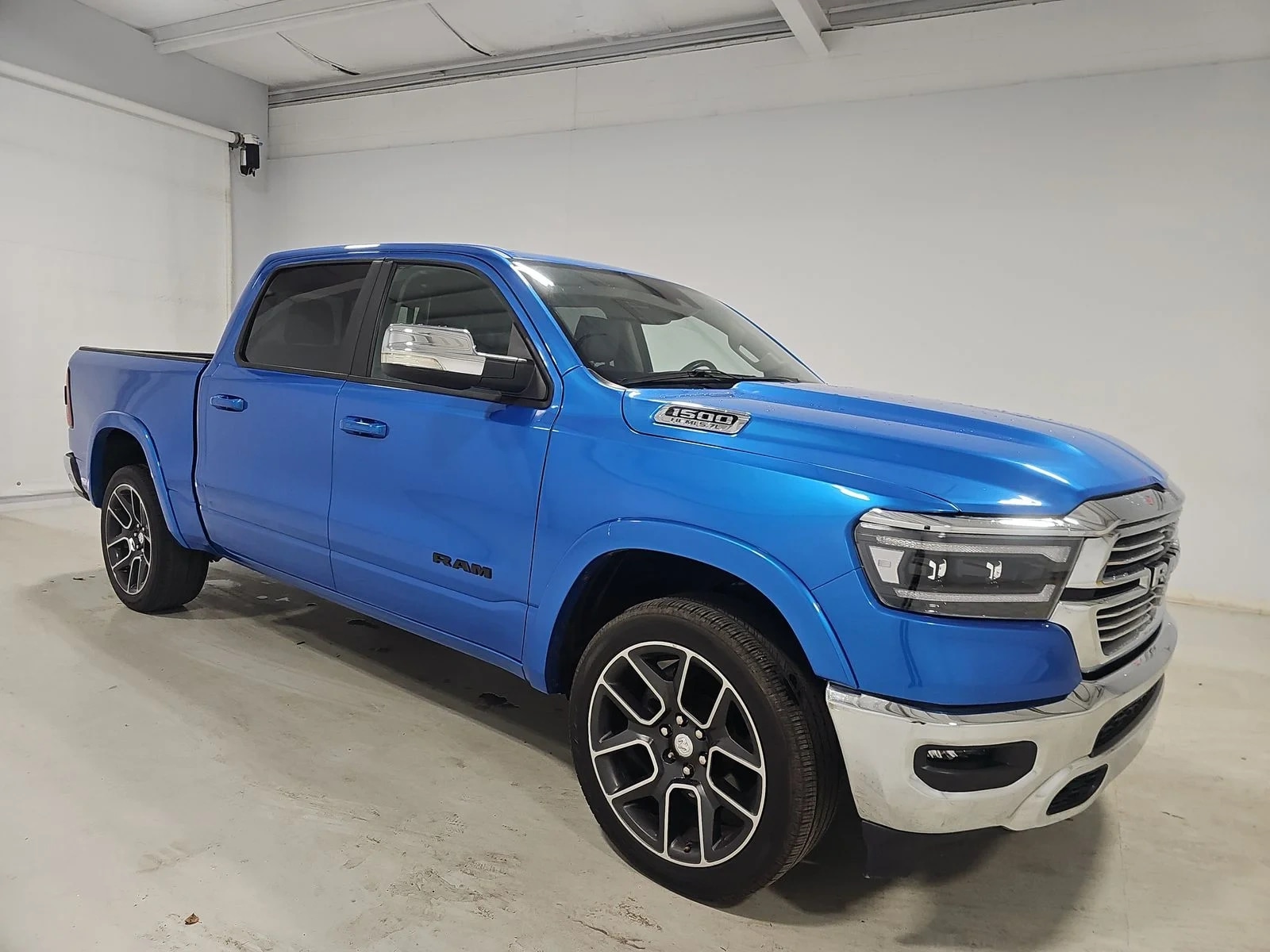 Ram 1500 Laramie Crew Cab Short Bed