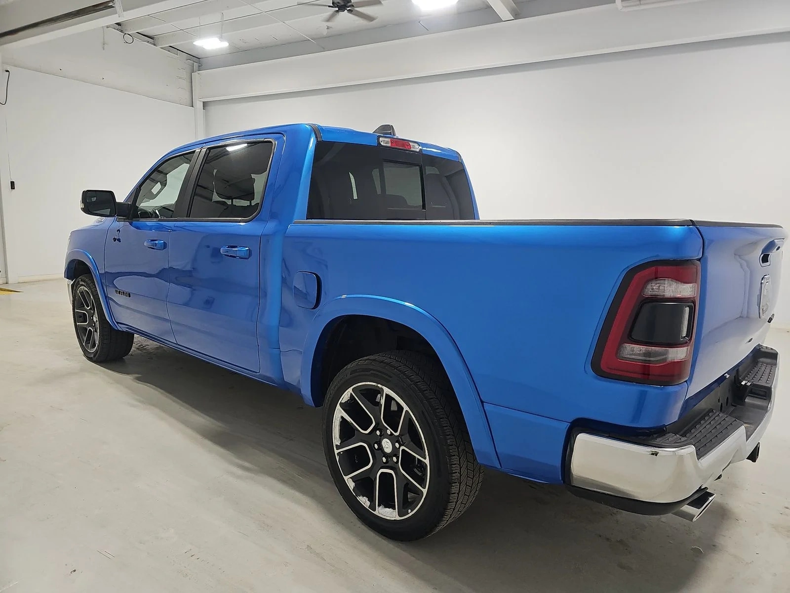 Ram 1500 Laramie Crew Cab Short Bed