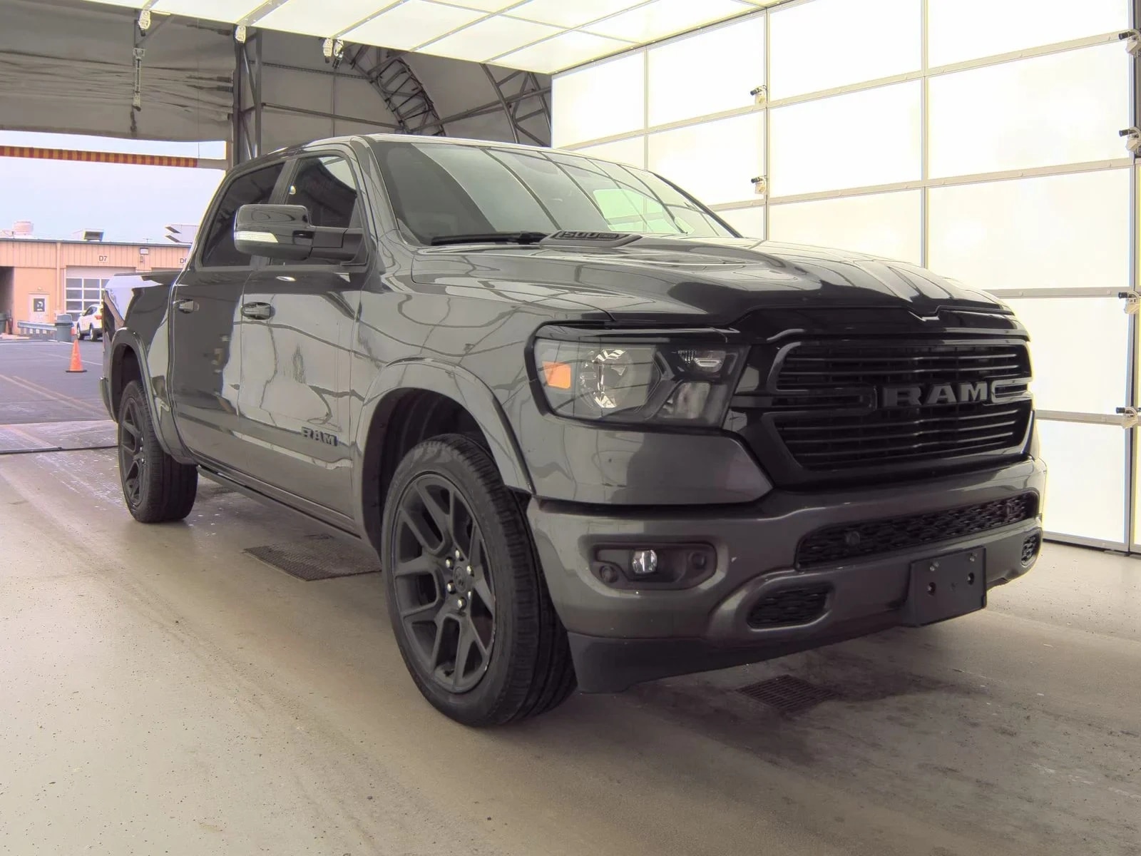 Ram 1500 Laramie Crew Cab Short Bed