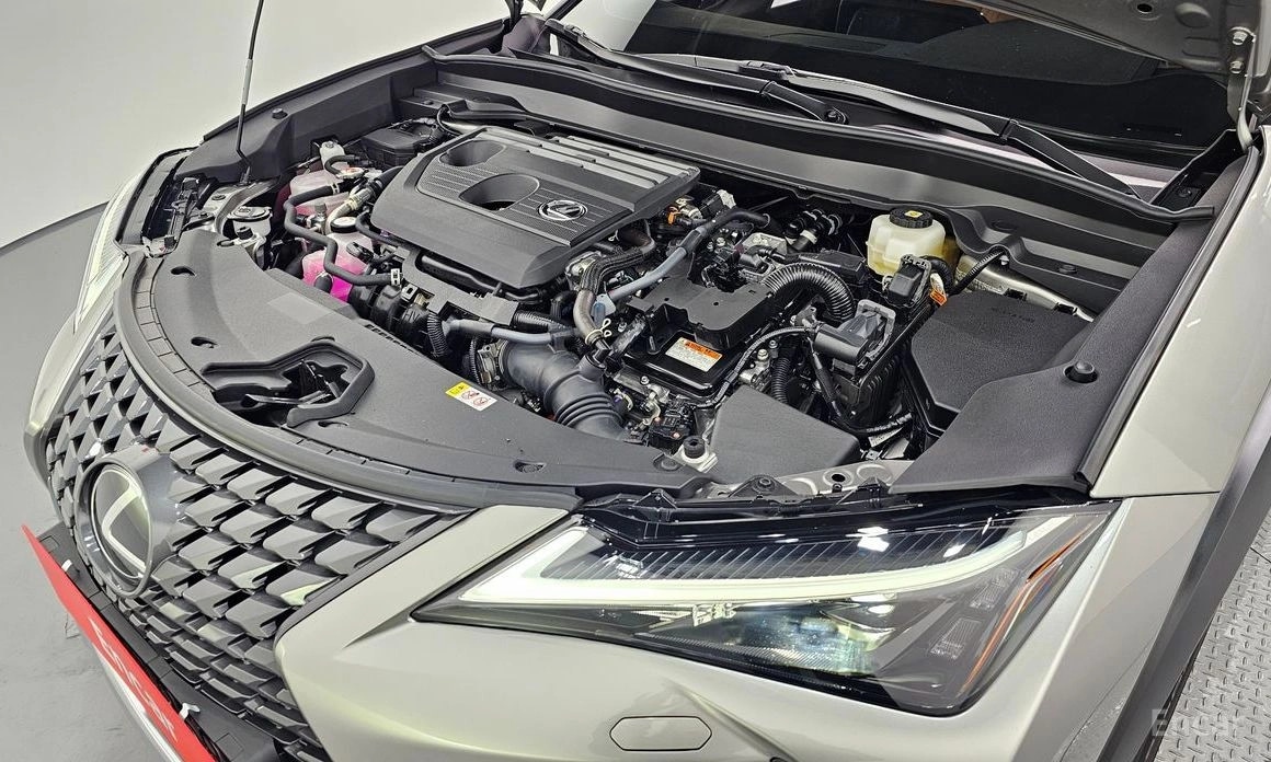 Lexus UX300h 2.0 2WD
