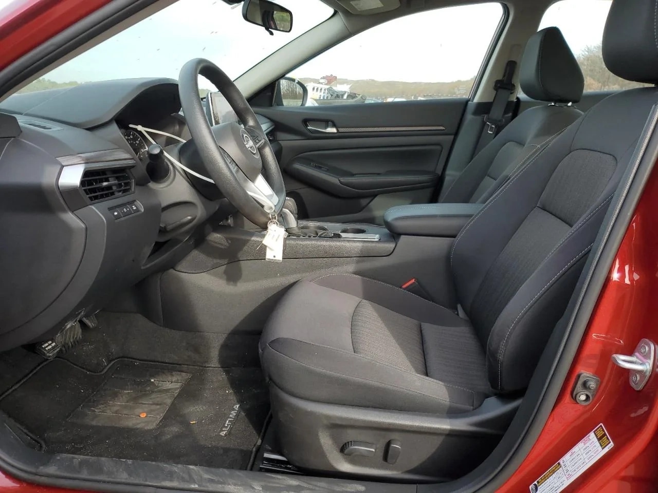 Nissan Altima, SV