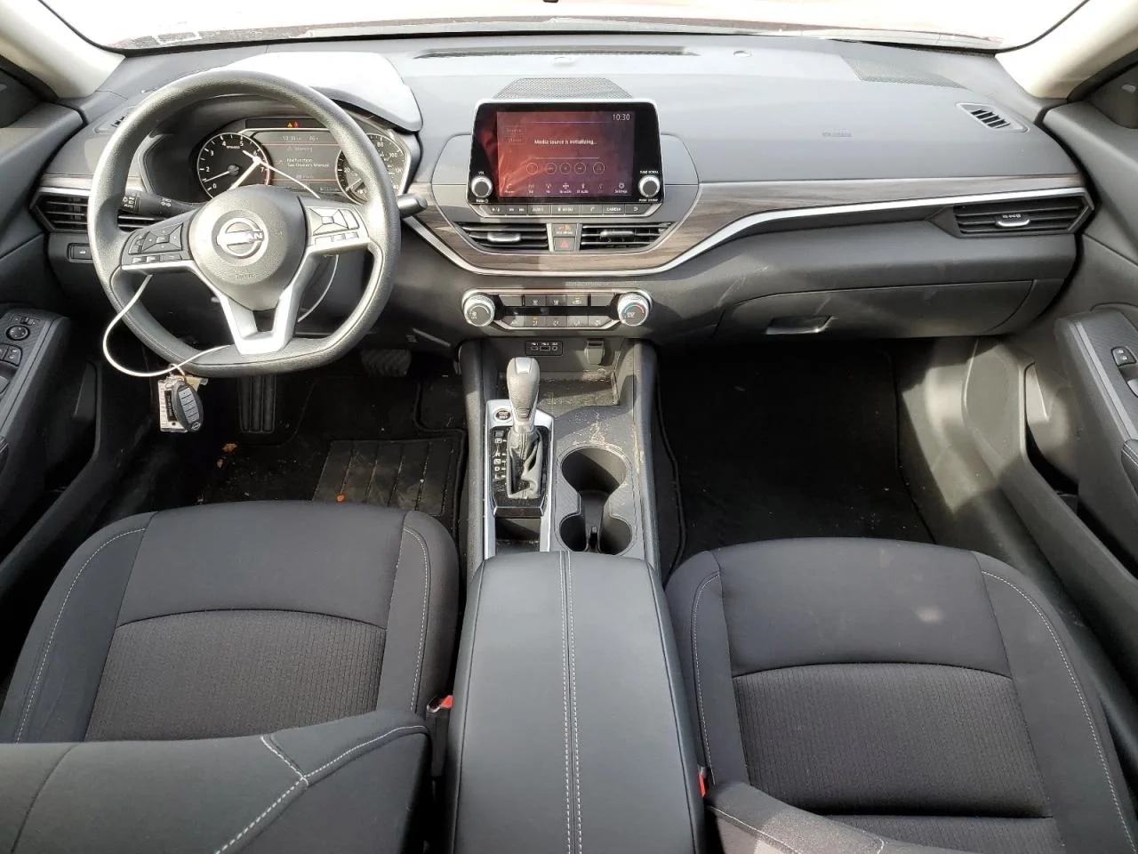 Nissan Altima, SV