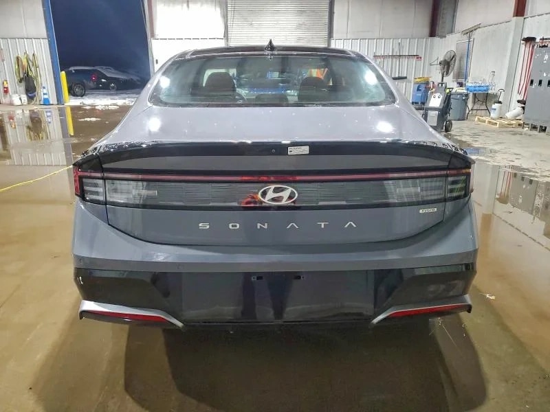 HYUNDAI SONATA HYBRID
