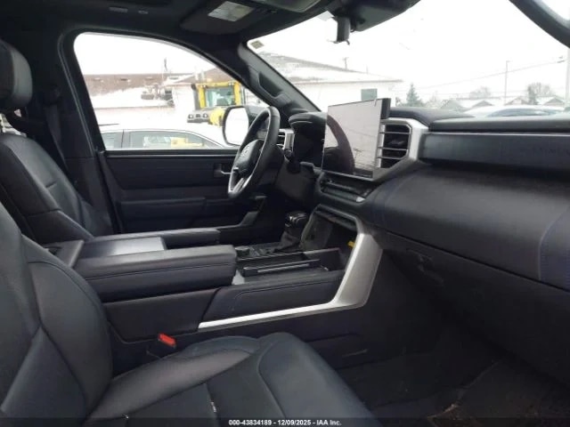 TOYOTA SEQUOIA PLATINUM