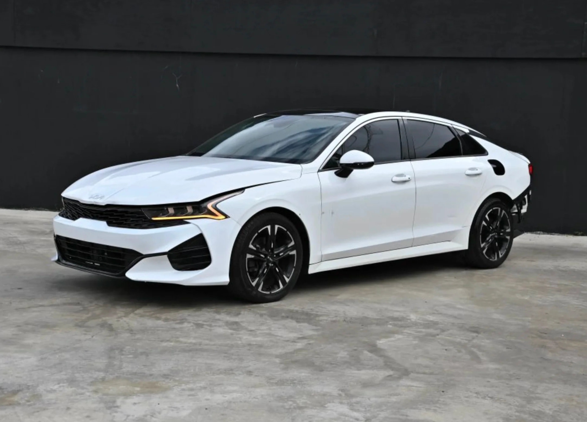 KIA K5, Gt Line