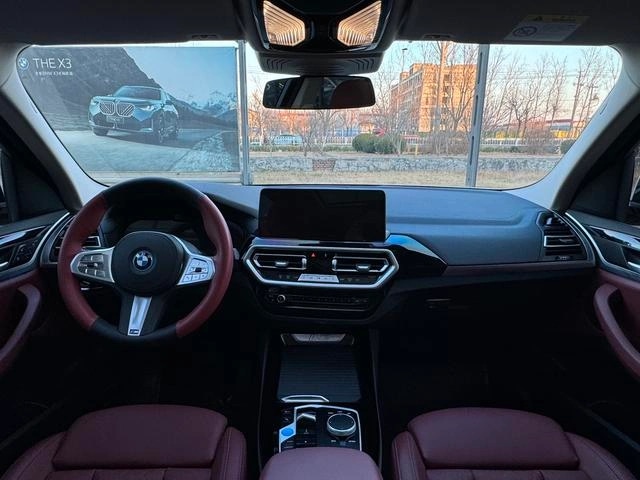 BMW iX3
