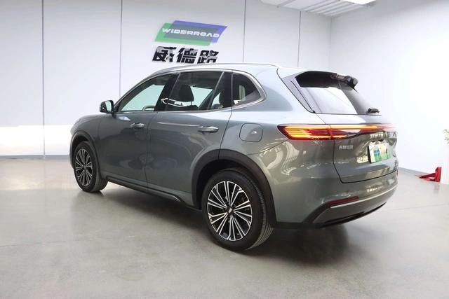 Geely Galaxy Starship 7 EM-i 2025 120KM Navigator Edition