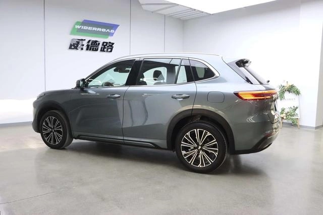 Geely Galaxy Starship 7 EM-i 2025 120KM Navigator Edition