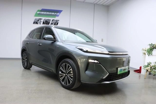 Geely Galaxy Starship 7 EM-i 2025 120KM Navigator Edition