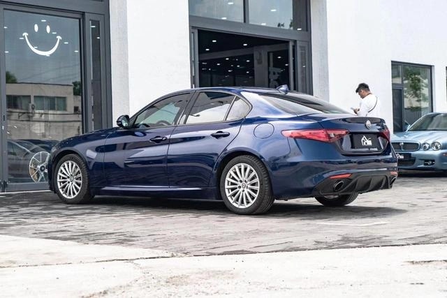 Alfa Romeo Giulia 2.0T 200HP