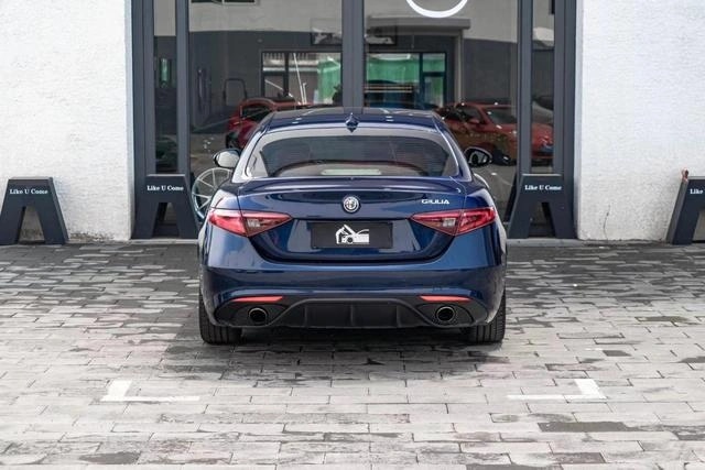 Alfa Romeo Giulia 2.0T 200HP
