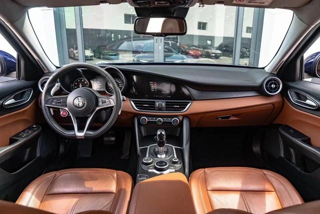 Alfa Romeo Giulia 2.0T 200HP