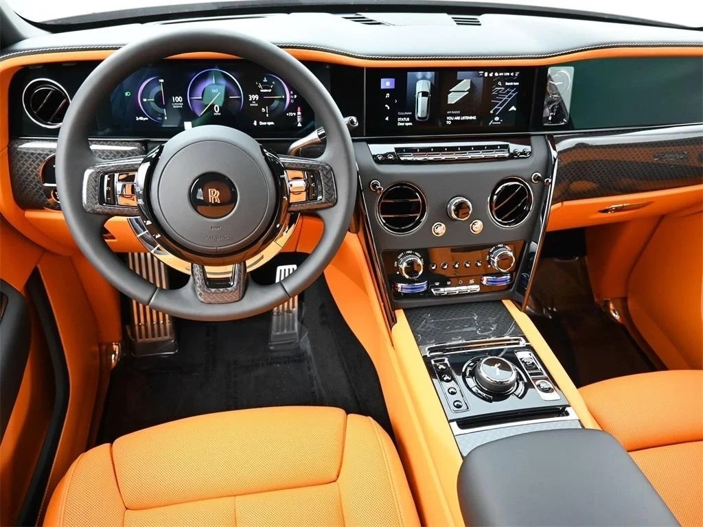 Rolls-Royce Cullinan BADGE