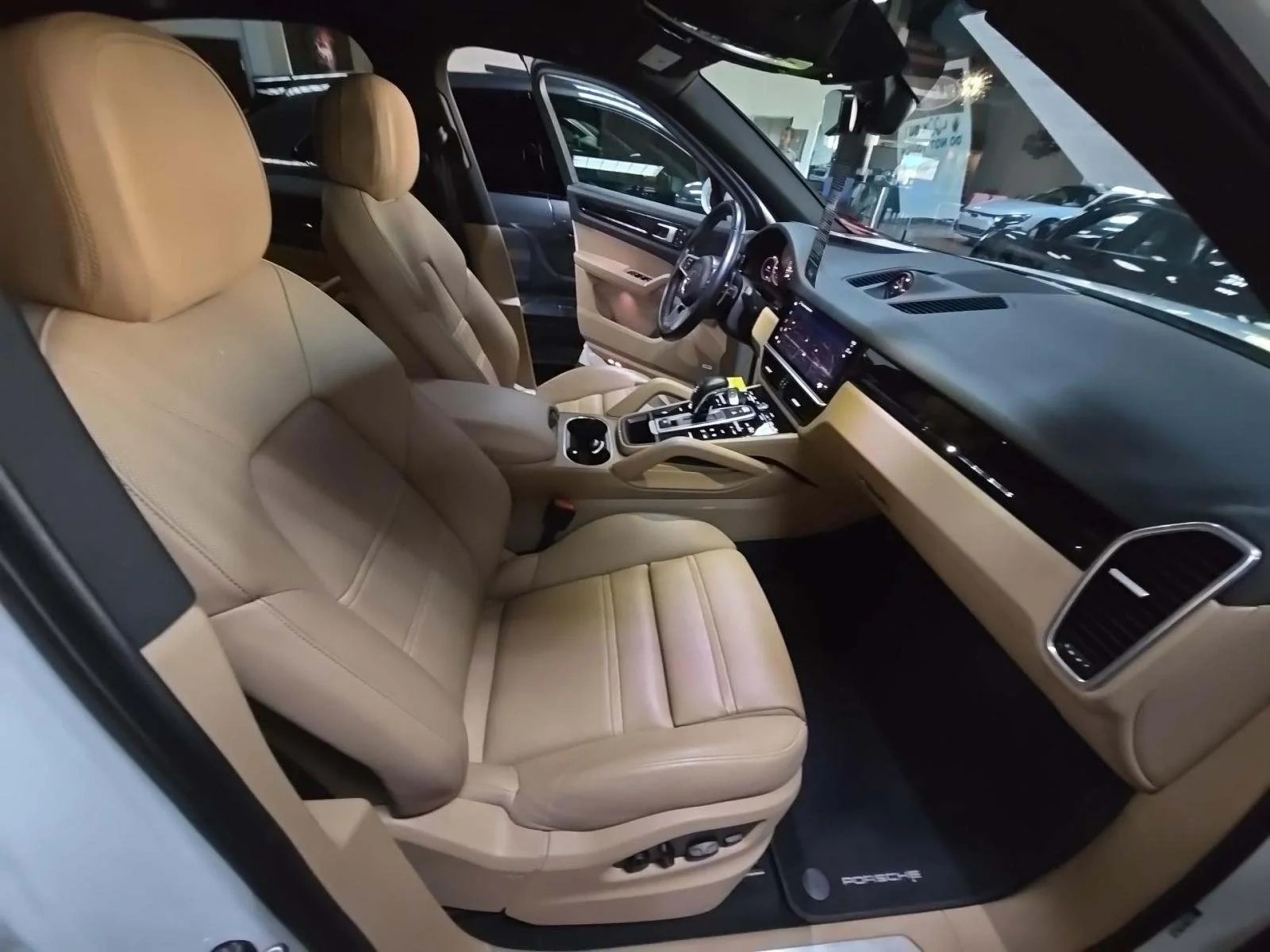Porsche Cayenne Base