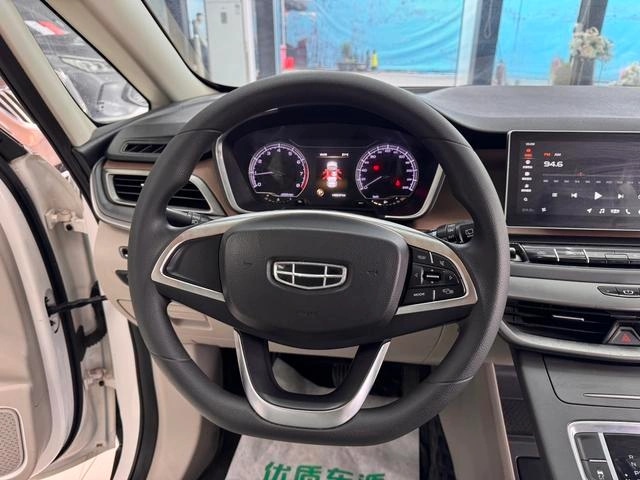 Geely Jiaji DCT Standard Edition