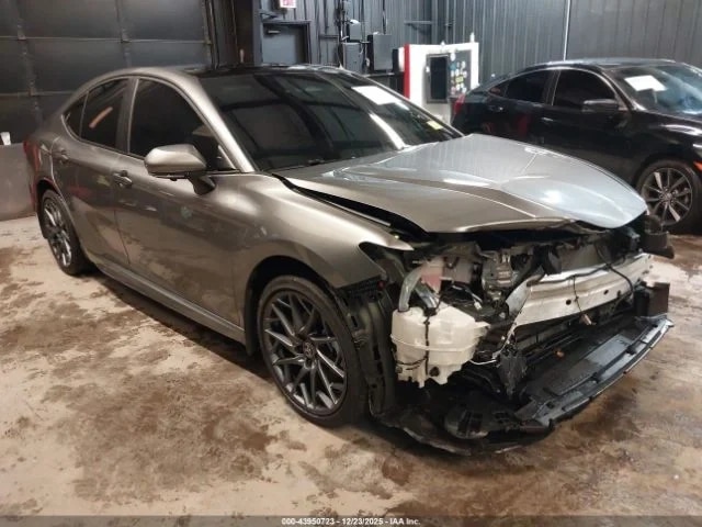 TOYOTA CAMRY XSE