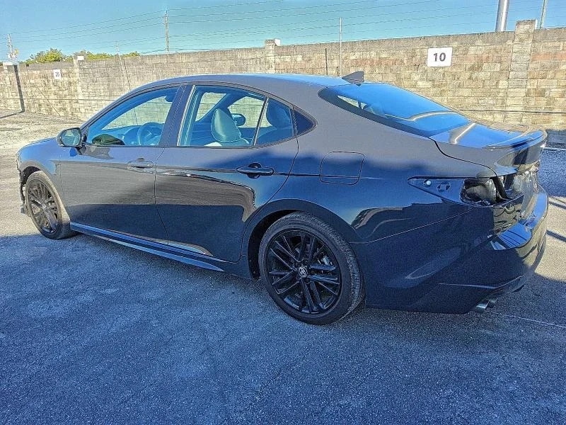 TOYOTA CAMRY XSE