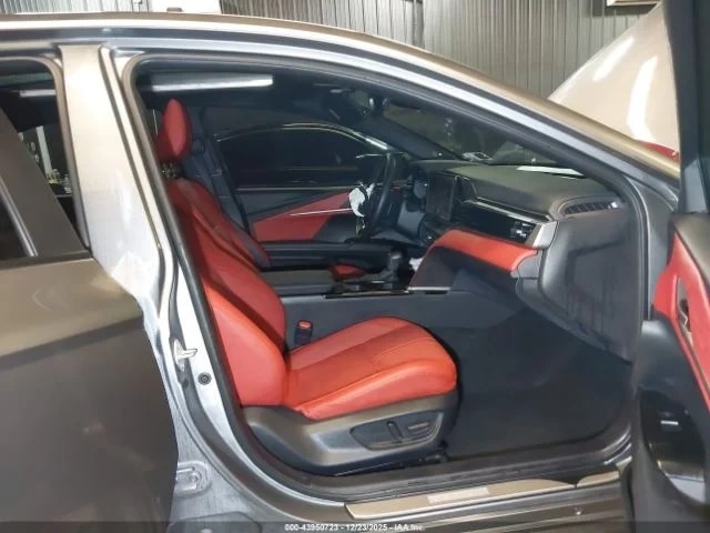 TOYOTA CAMRY XSE