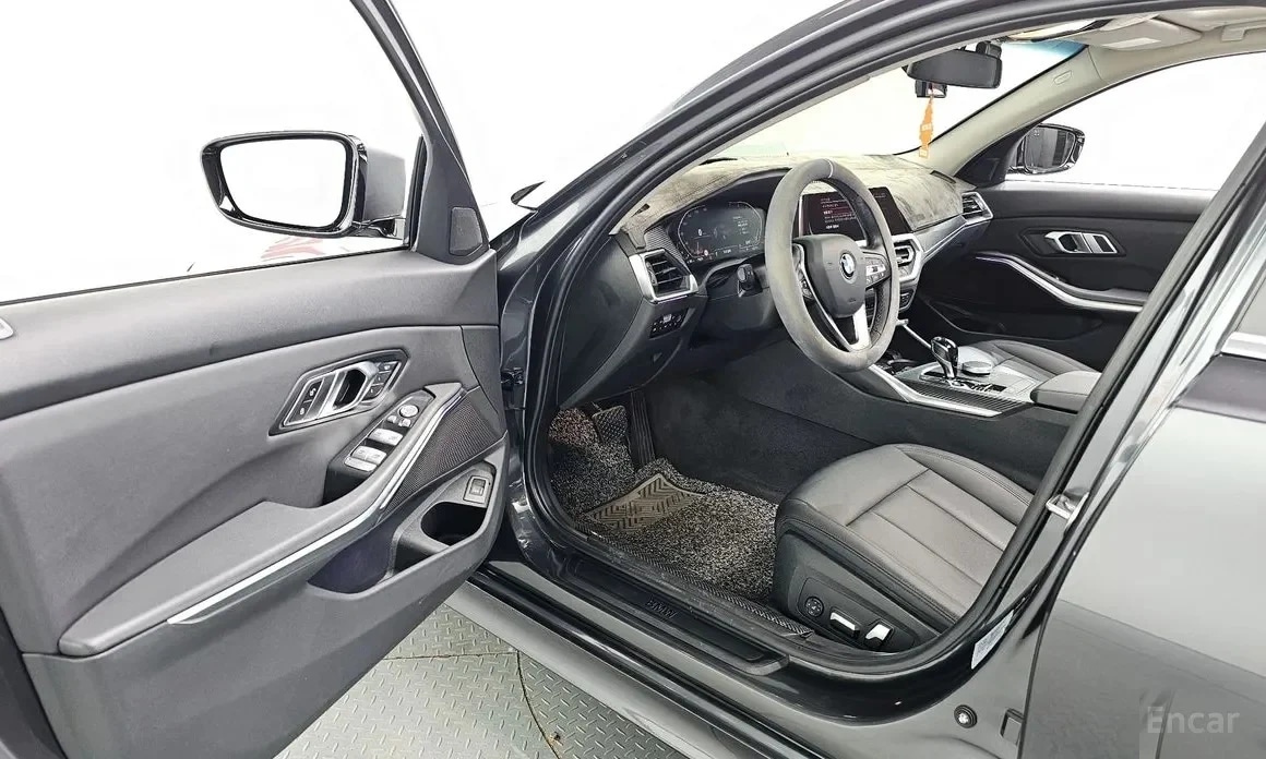 BMW 3 Series (G20) 320i