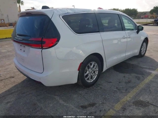 Chrysler Pacifica, Touring