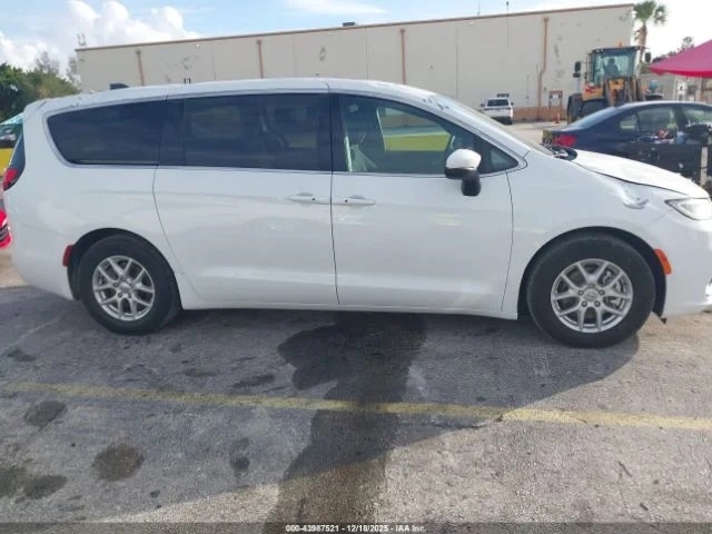 Chrysler Pacifica, Touring