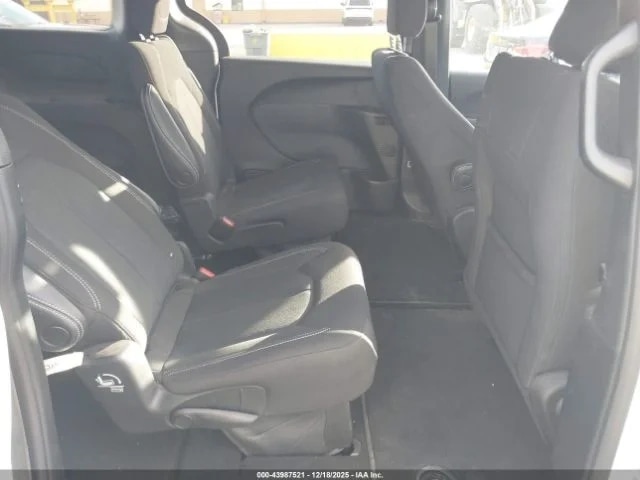 Chrysler Pacifica, Touring