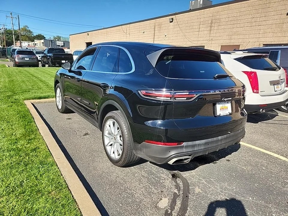 Porsche Cayenne Base