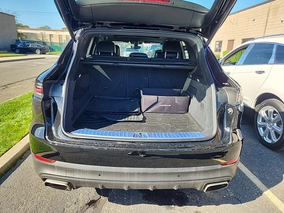 Porsche Cayenne Base