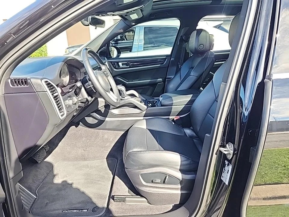 Porsche Cayenne Base