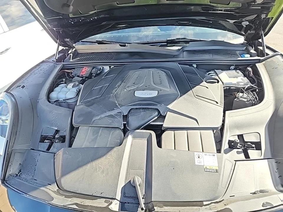 Porsche Cayenne Base