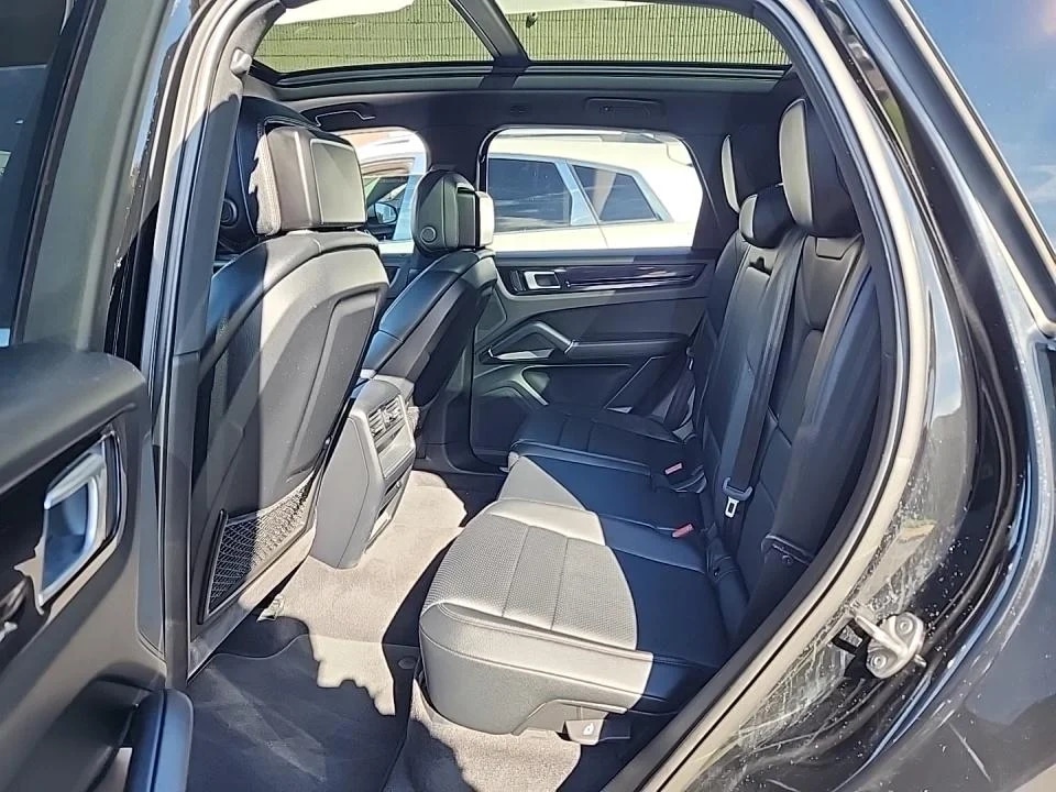 Porsche Cayenne Base