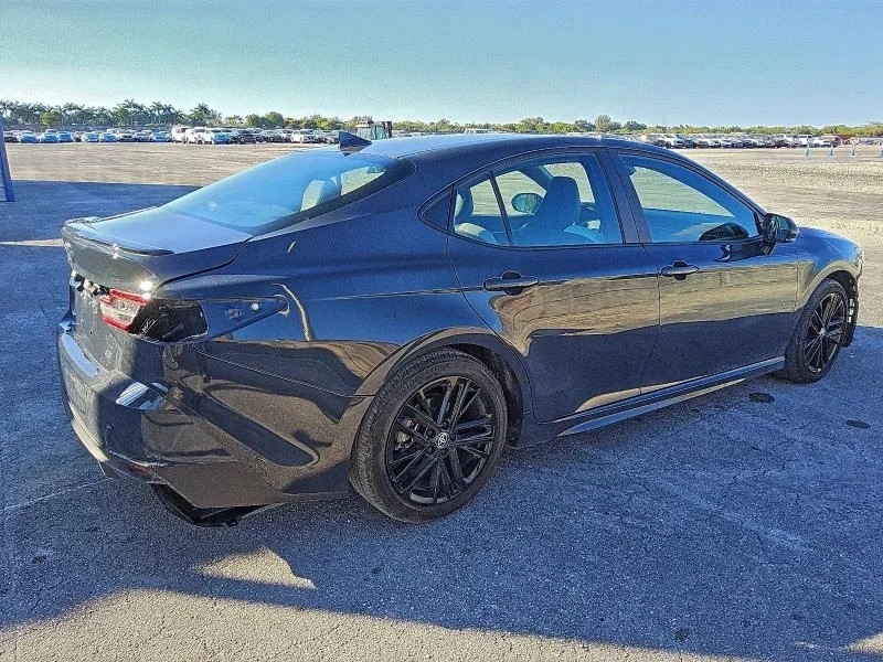 TOYOTA CAMRY XSE