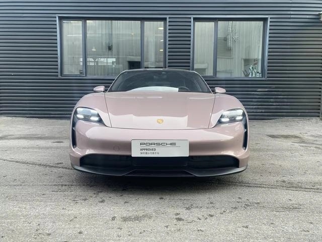 Porsche Taycan 4S