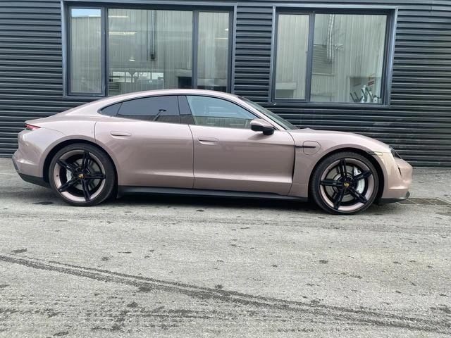 Porsche Taycan 4S