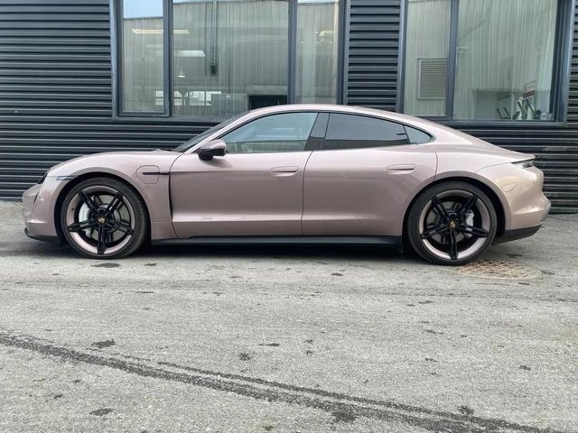 Porsche Taycan 4S