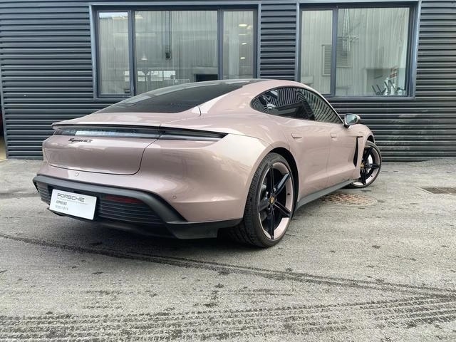Porsche Taycan 4S