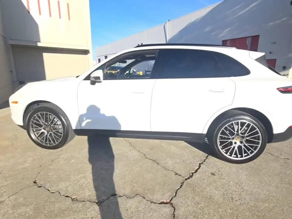 PORSCHE CAYENNE PLATINUM