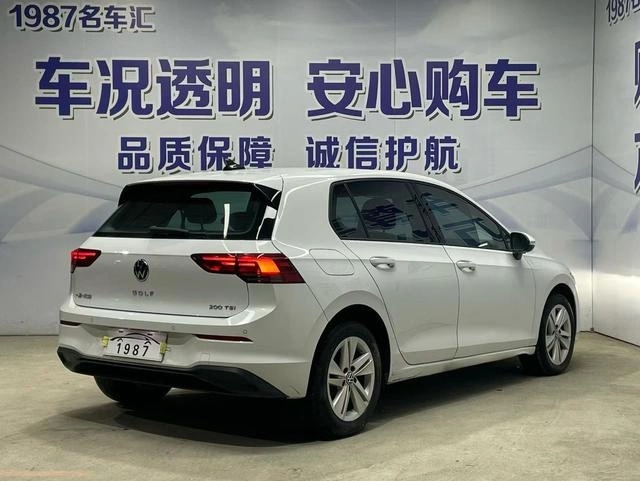 Volkswagen Golf 200TSI DSG Pro