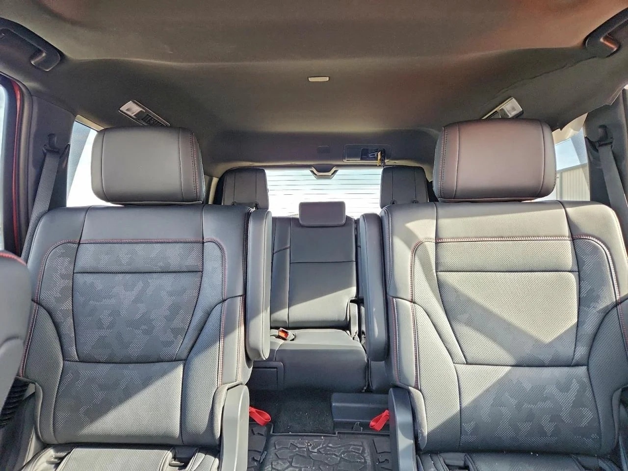TOYOTA SEQUOIA SR5