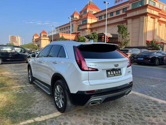 Cadillac XT4 28T