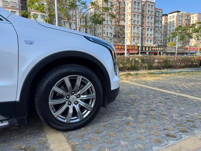 Cadillac XT4 28T
