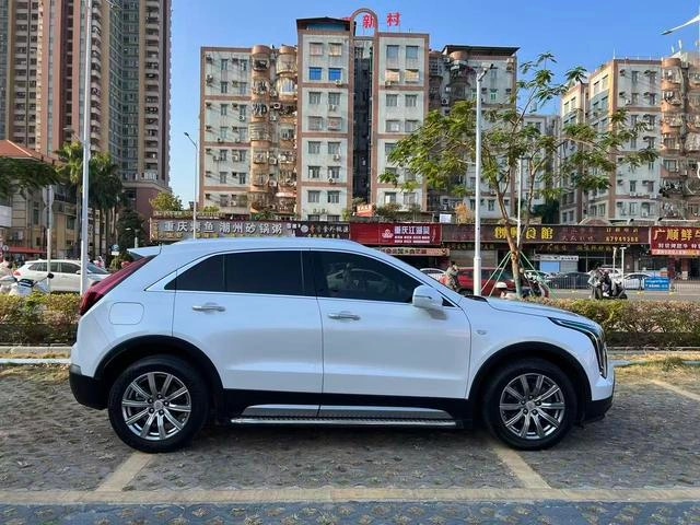 Cadillac XT4 28T