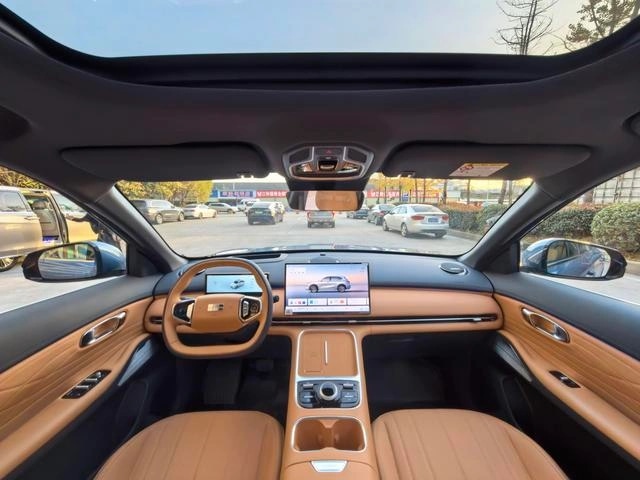 Geely Galaxy Starship 7 EM-i Navigator Edition