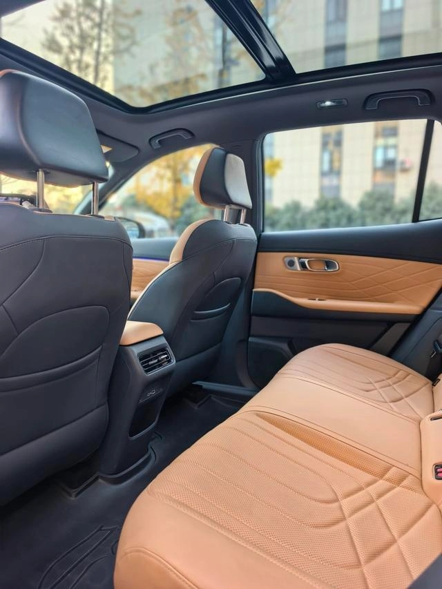 Geely Galaxy Starship 7 EM-i Navigator Edition