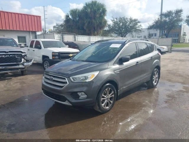 Ford Escape, SE