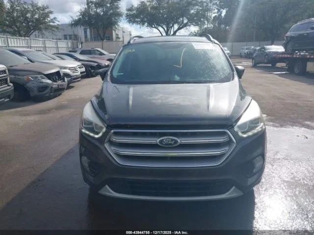 Ford Escape, SE
