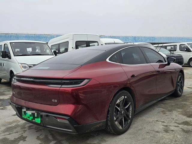 Geely Galaxy E8 2WD Dragon Edition